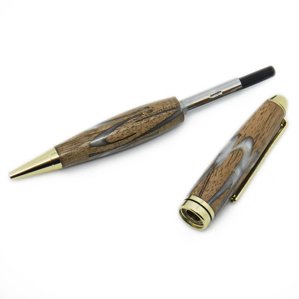 PENNA IN LEGNO DI NOCE CON COLATA IN RESINA INTARS