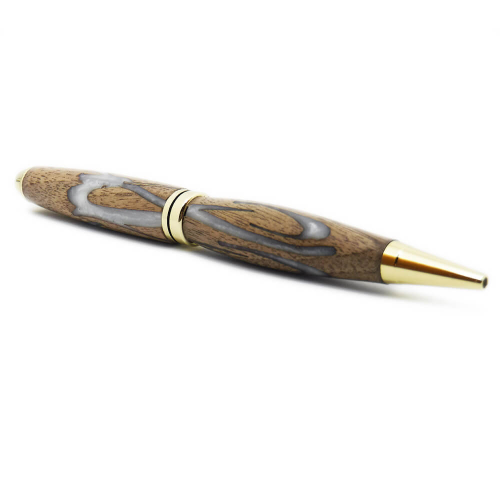 PENNA IN LEGNO DI NOCE CON COLATA IN RESINA INTARS