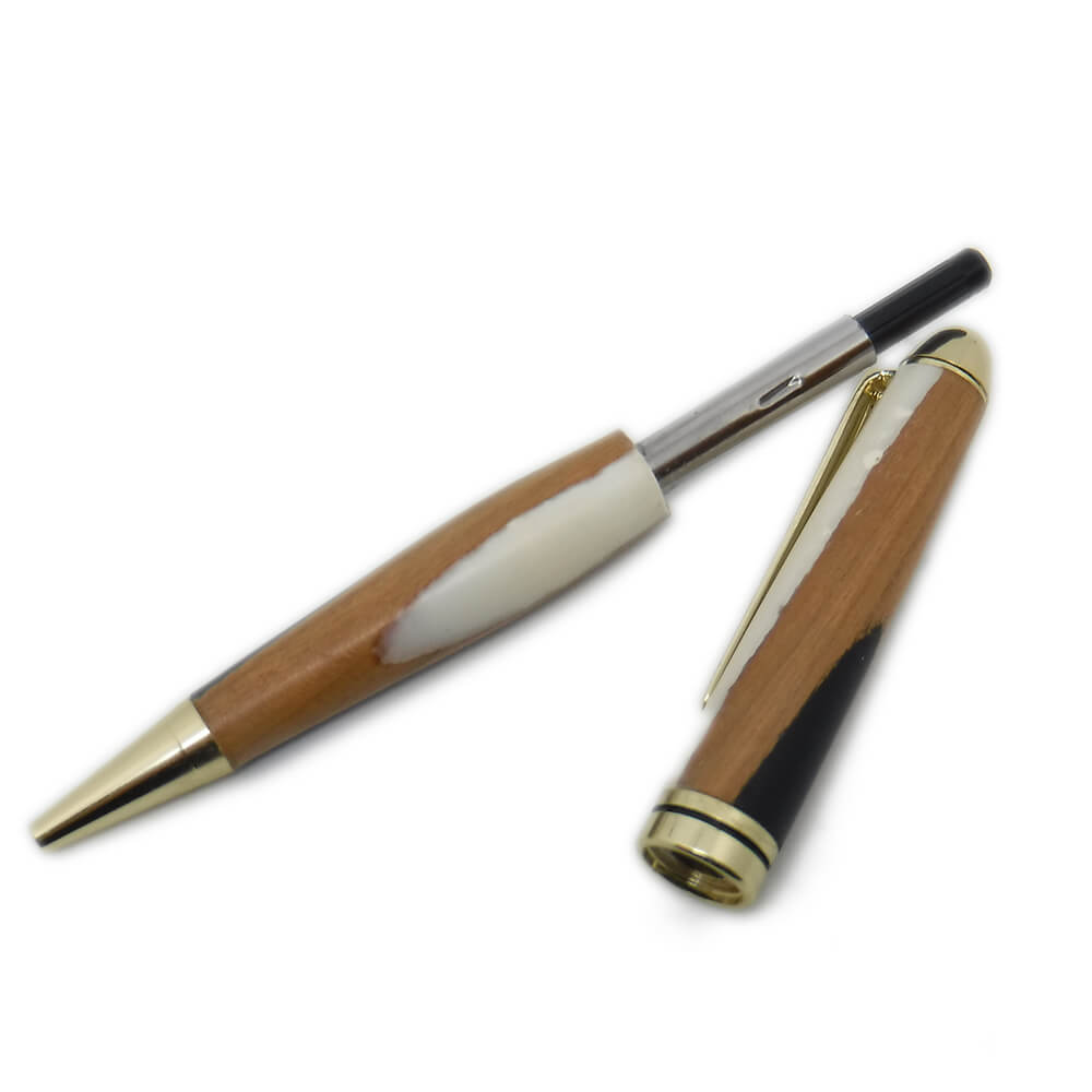 PENNA IN LEGNO DI CILIEGIO CON RESINA BIANCA E NER